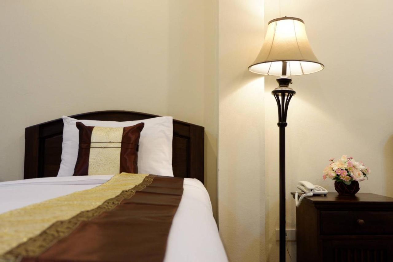 Nanbaankhun Hotel Экстерьер фото