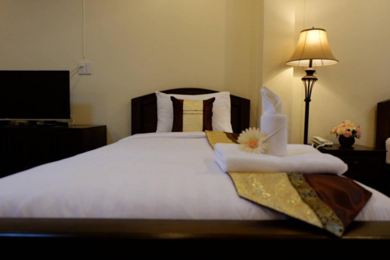 Nanbaankhun Hotel Экстерьер фото