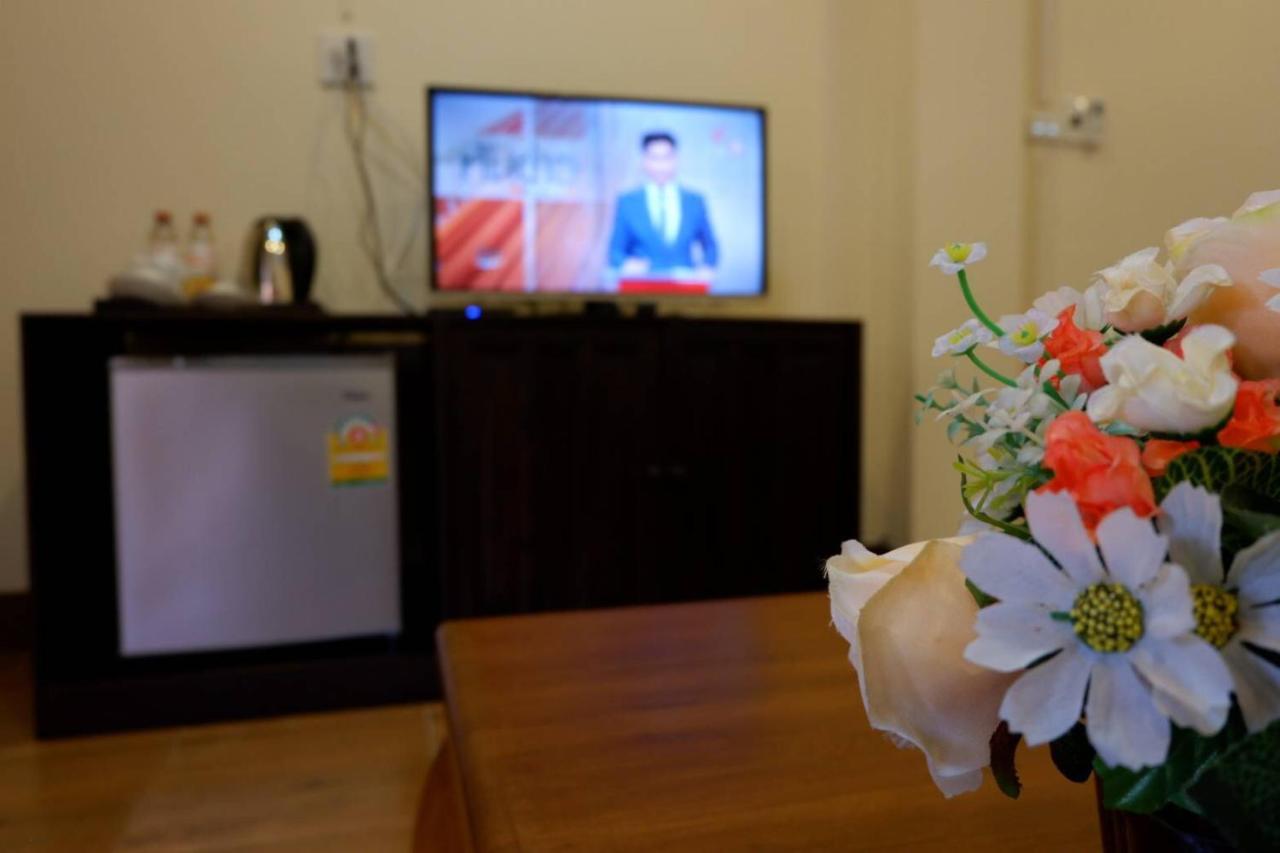 Nanbaankhun Hotel Экстерьер фото